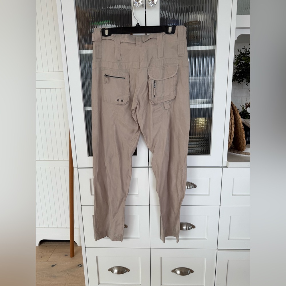 Johnny Was Tan Cargo Pants Relaxed Fit - Picture 2 of 9